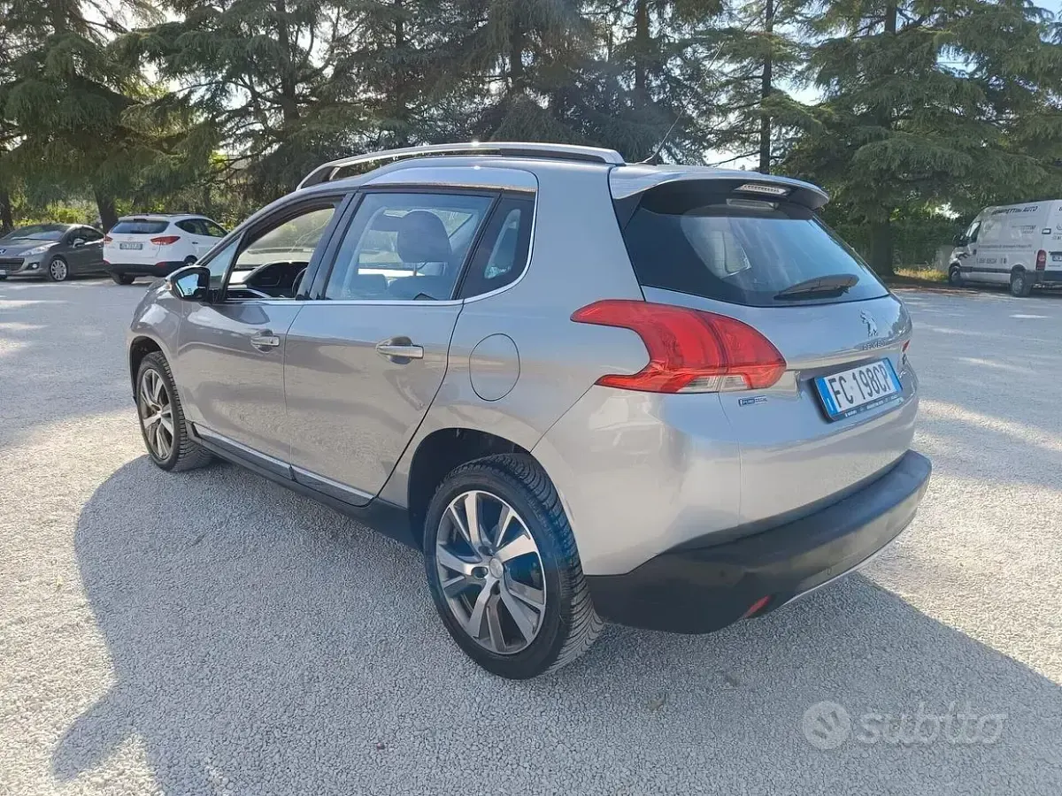 Usata Peugeot 2008 Allure 110 CV (80 kW) 2016 Grigio SUV