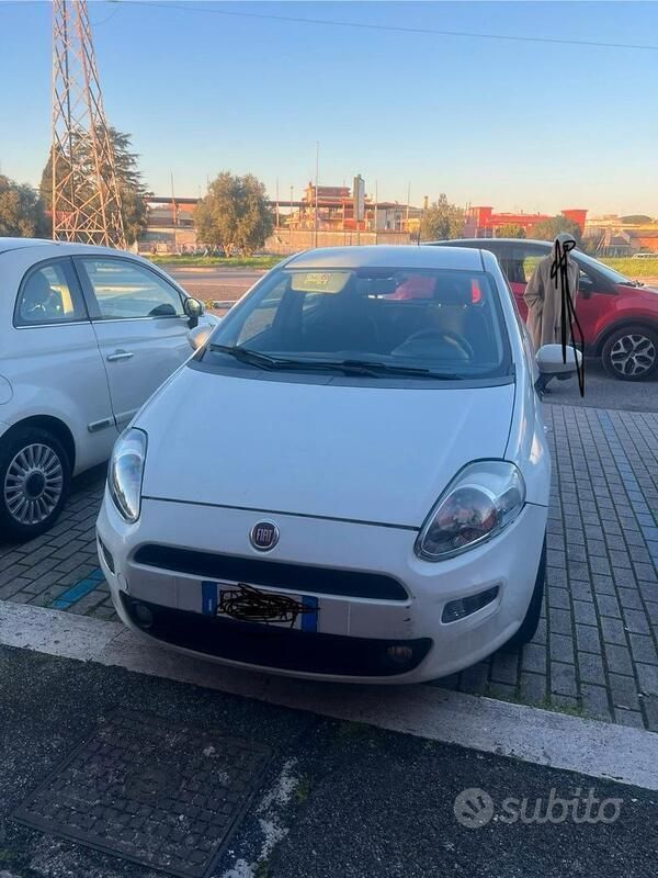 Bianco Usata 2015 Fiat Grande Punto Due volumi | 3500 € (Ottimo prezzo) - Immagine 1/4