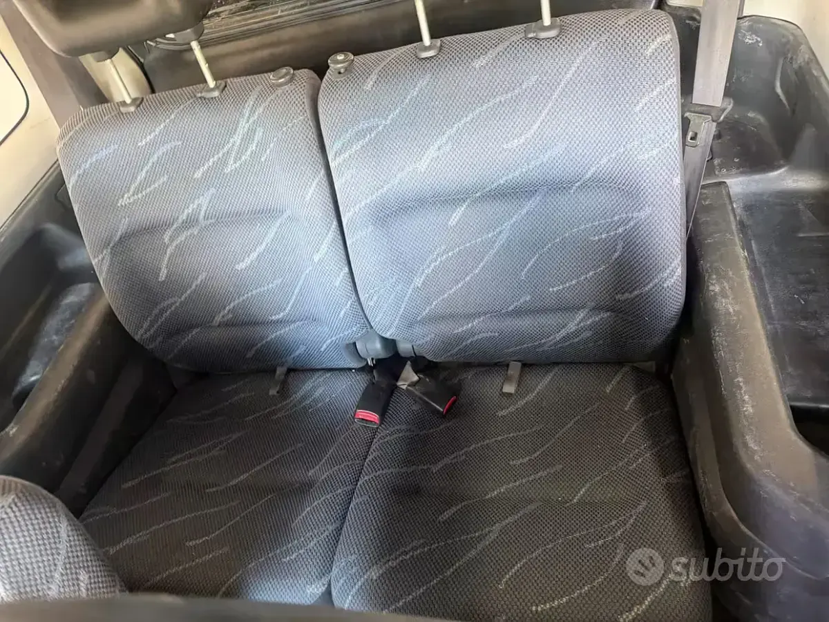 Usata Suzuki Jimny 65 CV (47 kW) 2004 Verde SUV