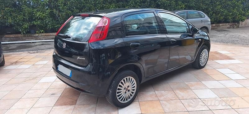 Usata Fiat Grande Punto Active 69 CV (50 kW) 2009 Nero Utilitaria