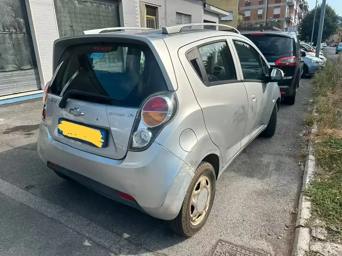 Usata Chevrolet Spark LS 68 CV (50 kW) 2011 Argento Utilitaria