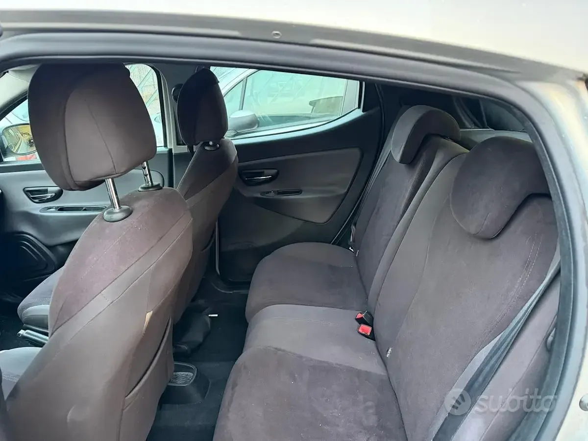 Usata Lancia Ypsilon 95 CV (69 kW) 2011 Utilitaria