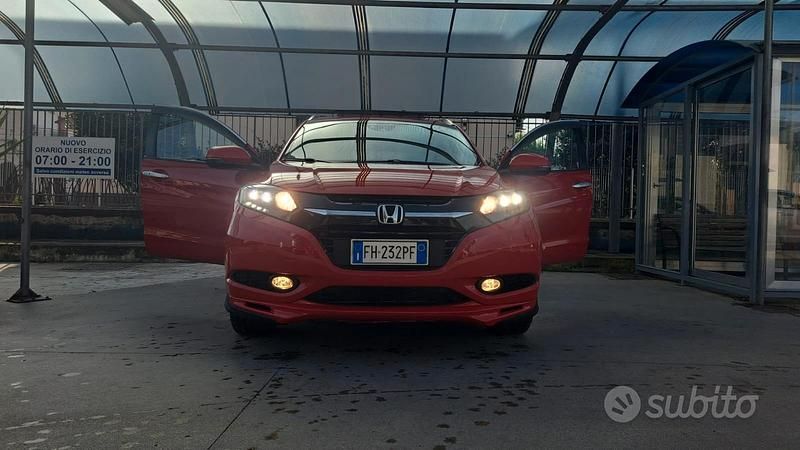 Usata Honda HR-V Executive 130 CV (95 kW) 2017 Rosso SUV