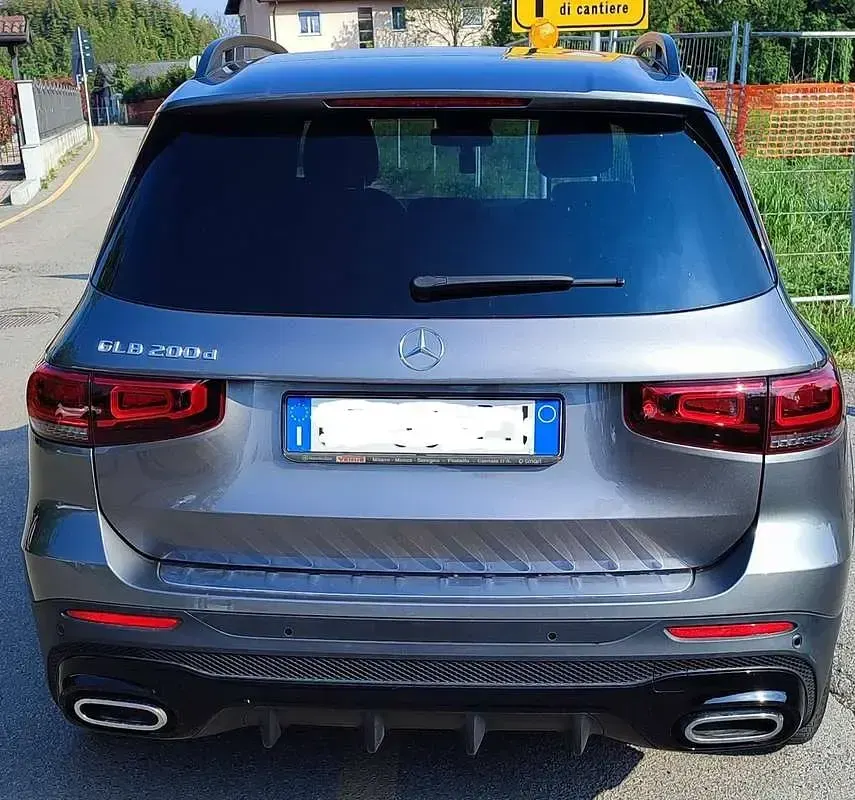 Usata Mercedes GLB200 Premium 150 CV (110 kW) 2021 Grigio SUV