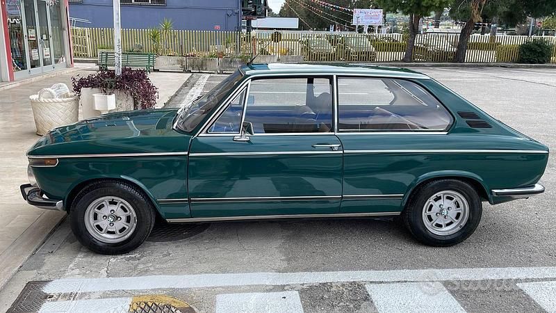 Begagnad BMW 2000 1970 Grön Sedan