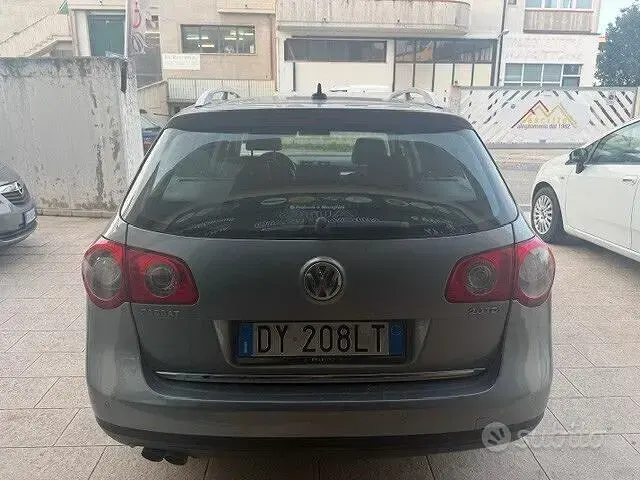 Usata VW Passat Highline 170 CV (125 kW) 2009 Blu Station wagon