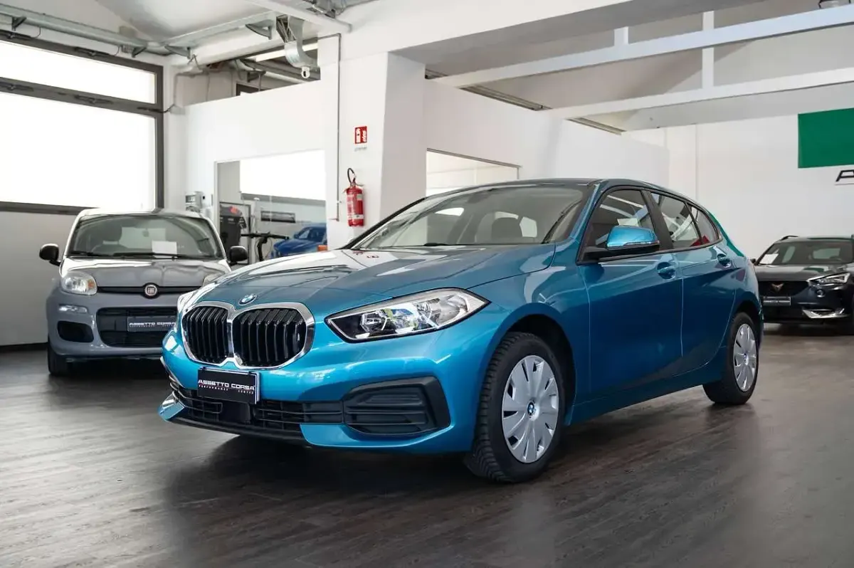Usata BMW 116 116 CV (85 kW) 2023 Blu/azzurro Utilitaria