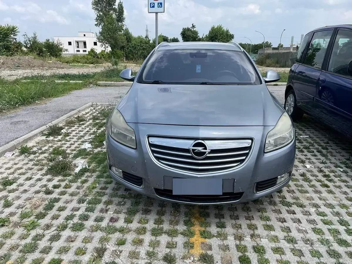 Usata Opel Insignia 130 CV (95 kW) 2009 Grigio Station wagon