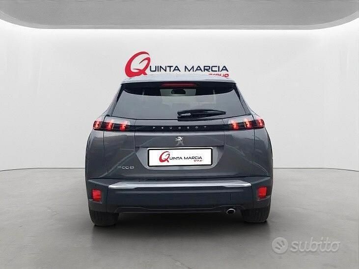 Usata Peugeot 2008 Allure 130 CV (95 kW) 2023 Grigio SUV