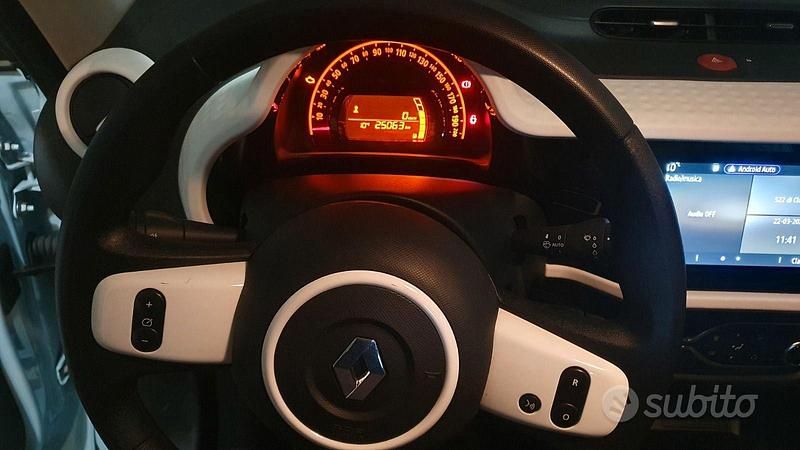 Usata Renault Twingo Equilibre 65 CV (47 kW) 2023 Blu/azzurro Utilitaria