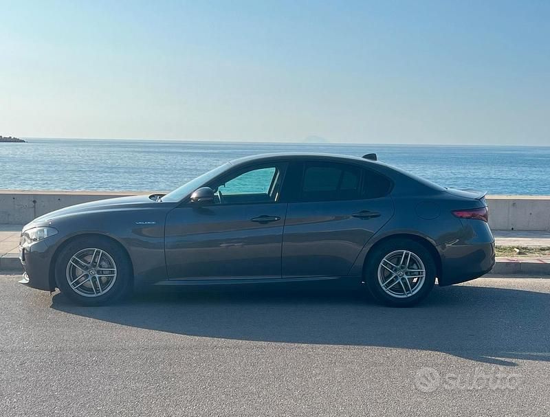 Usata 2017 Alfa Romeo Giulia Tre volumi | 14.500 € (Super prezzo) - Immagine 1/4