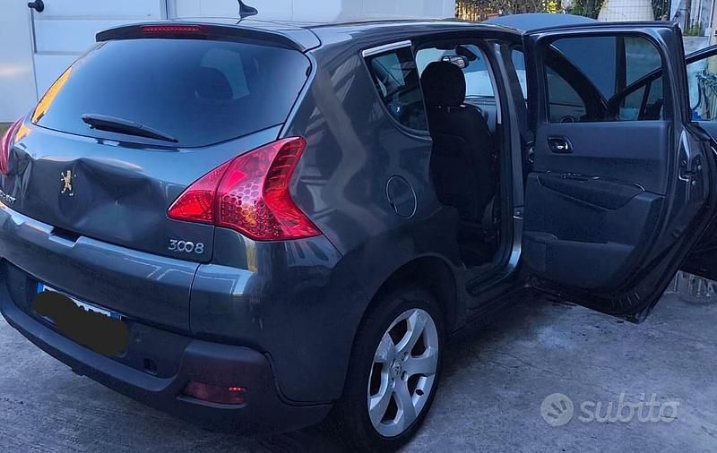 Usata Peugeot 3008 111 CV (81 kW) 2011 Grigio Station wagon