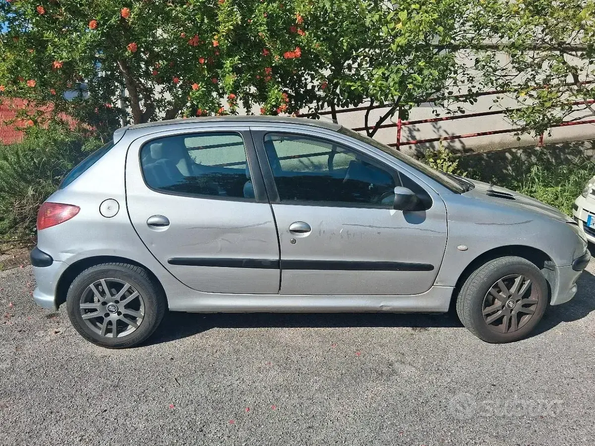 Usata Peugeot 206 68 CV (50 kW) 2004 Grigio Berlina