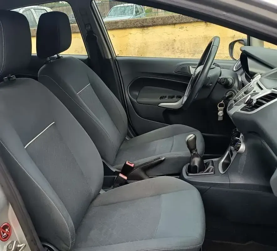 Usata Ford Fiesta Titanium 68 CV (50 kW) 2012 Berlina
