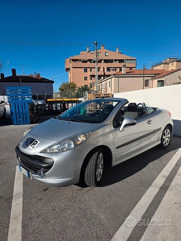 Grigio Usata 2007 Peugeot 207 Cabrio | 2400 € - Immagine 1/4