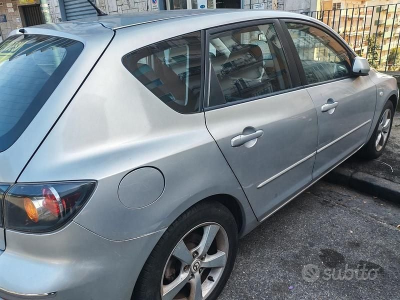 Begagnad Mazda 3 105 HK (77 kW) 2006 Grå Sedan