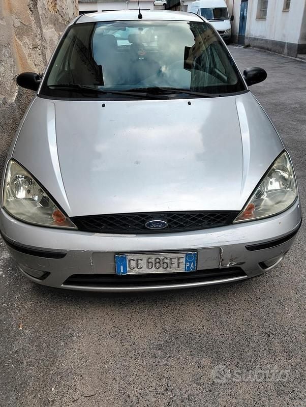 Usata Ford Focus 100 CV (73 kW) 2002 Grigio Berlina
