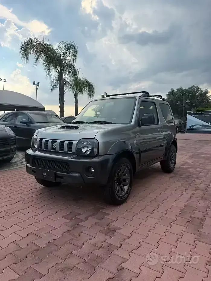 Usata Suzuki Jimny 85 CV (62 kW) 2018 Grigio SUV