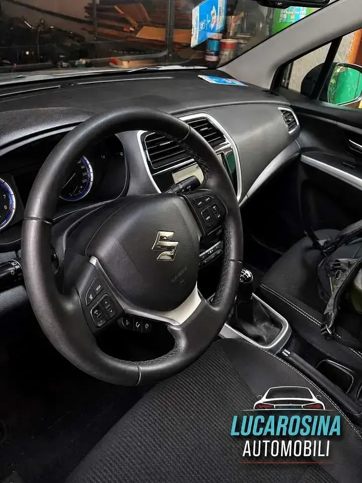 Usata Suzuki SX4 S-Cross 111 CV (81 kW) 2019 Grigio SUV