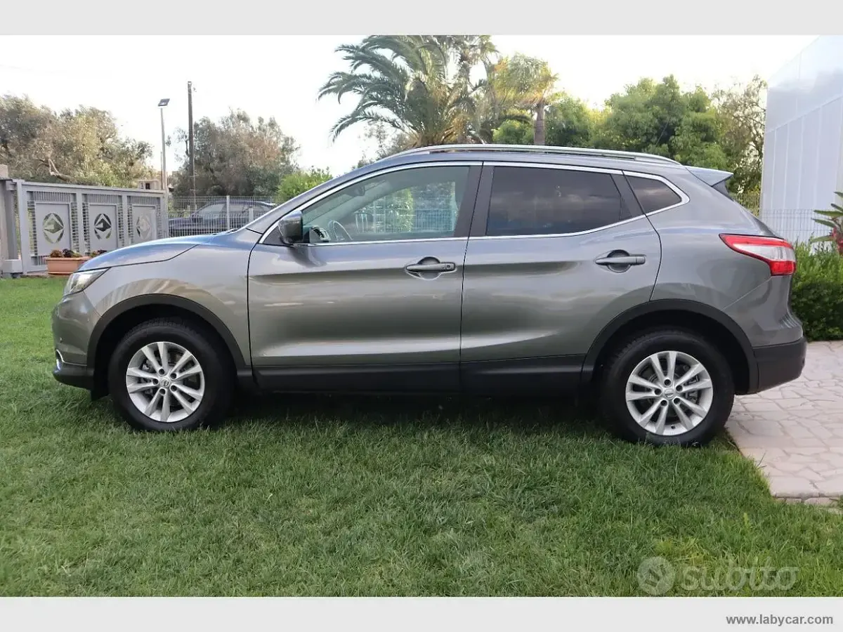 Usata Nissan Qashqai N-Connecta 110 CV (80 kW) 2017 Grigio SUV