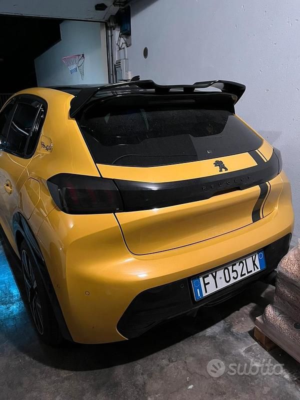 Usata Peugeot 208 GT-line 131 CV (96 kW) 2019 Giallo Utilitaria