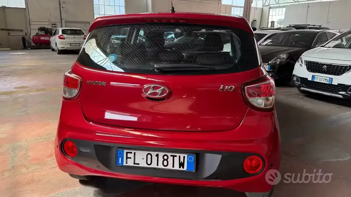 Używany Hyundai i10 66 KM (48 kW) 2017 Czerwony Hatchback