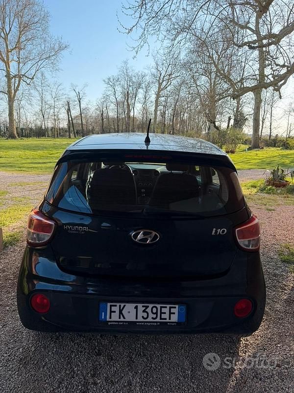 Usata Hyundai i10 66 CV (48 kW) 2016 Nero Utilitaria