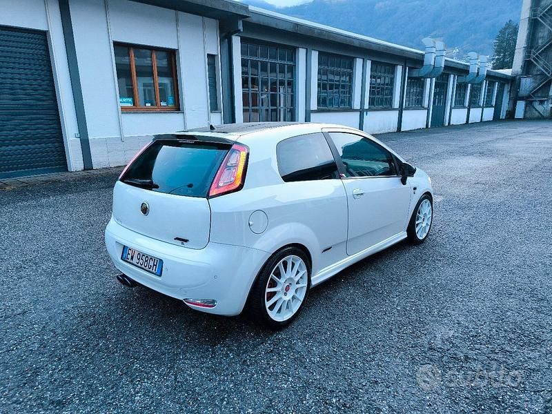 Usata Fiat Grande Punto Abarth 75 CV (55 kW) 2014 Bianco Utilitaria