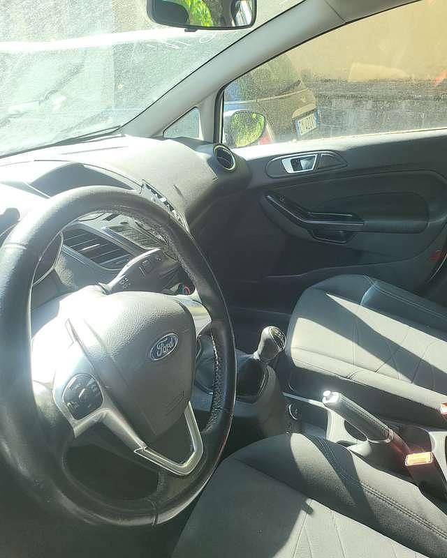 Usata Ford Fiesta 75 CV (55 kW) 2016 Utilitaria