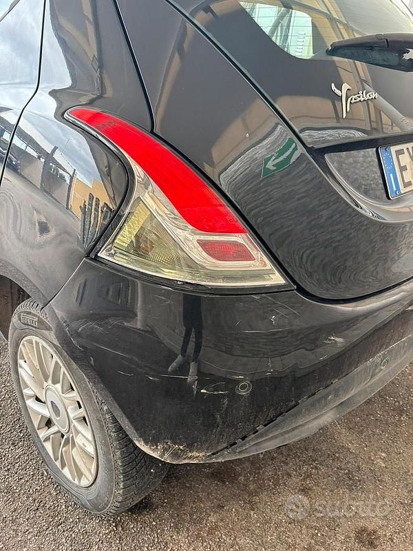 Usata Lancia Ypsilon 85 CV (62 kW) 2014 Utilitaria