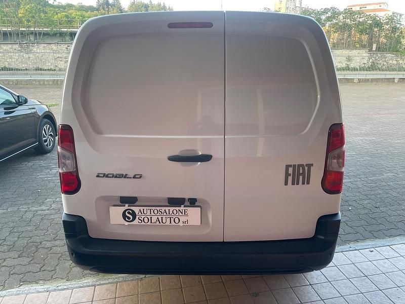Usata Fiat Doblò 102 CV (75 kW) 2025 Bianco Monovolume