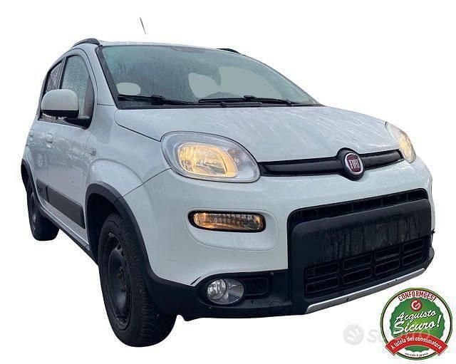 Usata Fiat Panda 4x4 S 85 CV (62 kW) 2014 Bianco Utilitaria