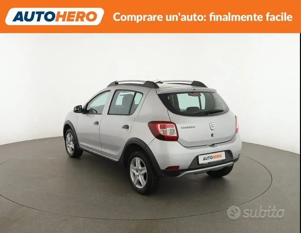Usado Dacia Sandero Stepway 90 CV (66 kW) 2016 Gris Berlina