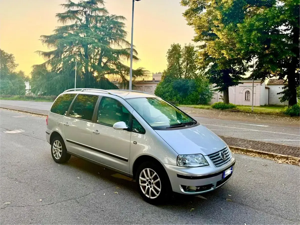 Usata VW Sharan 116 CV (85 kW) 2009 Argento Monovolume