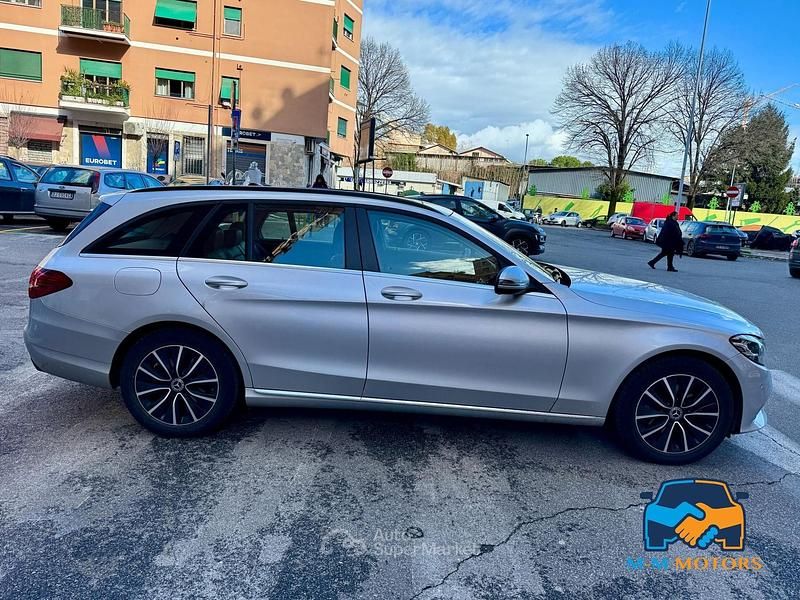 Usata Mercedes C220 Premium 194 CV (142 kW) 2021 Argento Station wagon