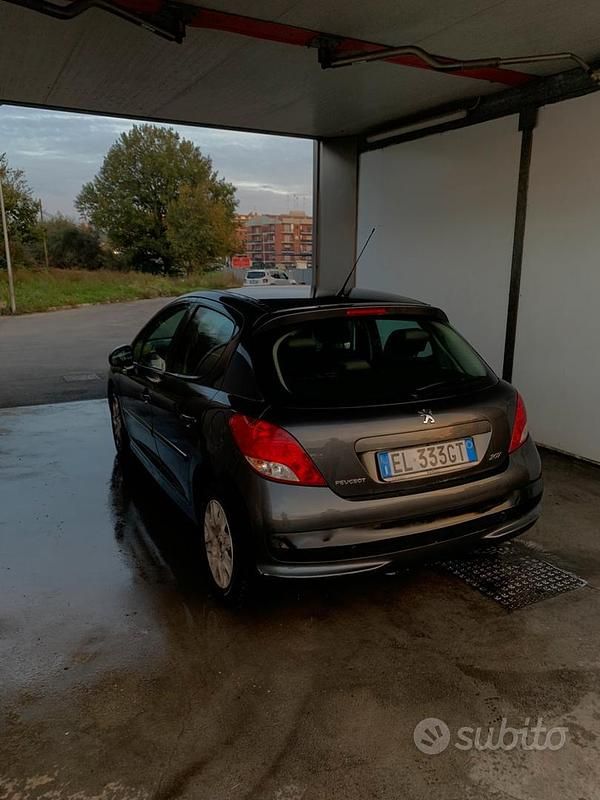 Usata Peugeot 207 75 CV (55 kW) 2012 Berlina