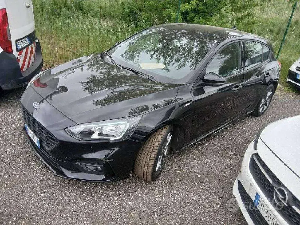 Usata Ford Focus ST-Line 120 CV (88 kW) 2021 Nero Berlina