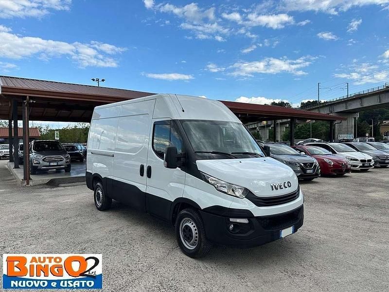 Usata Iveco Daily 116 CV (85 kW) 2019 Bianco Furgone