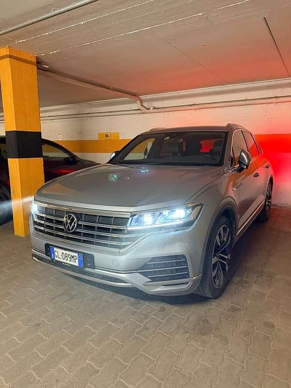 Usata VW Touareg Elegance 286 CV (210 kW) 2022 Argento SUV