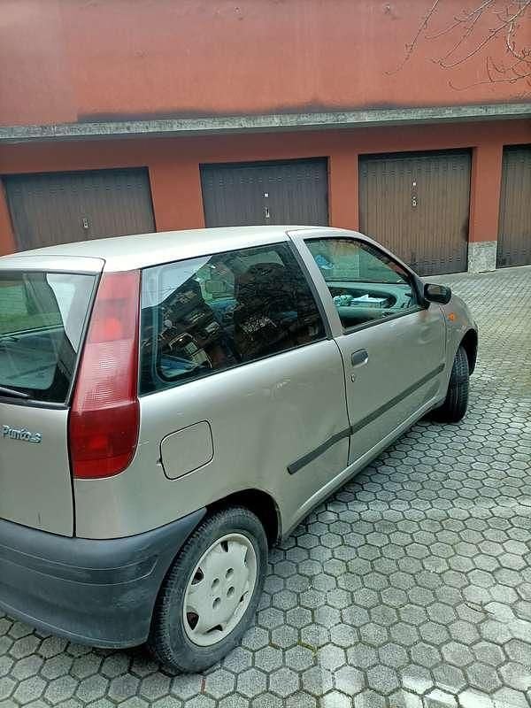 Usata Fiat Punto Star 60 CV (44 kW) 1998 Berlina