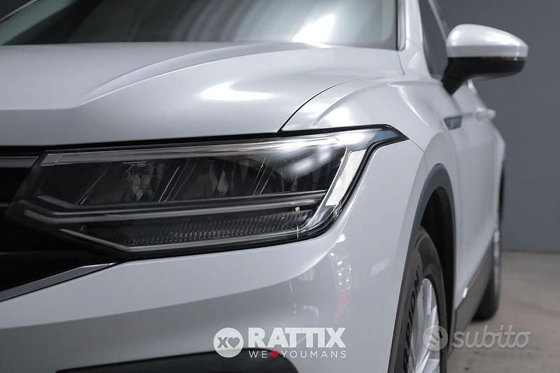 Usata VW Tiguan Life 150 CV (110 kW) 2021 White silver SUV
