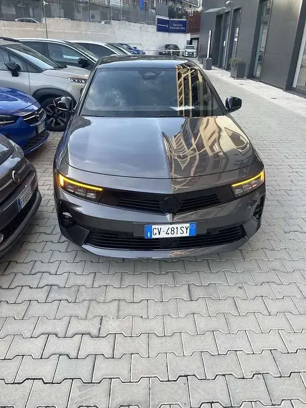 Usata Opel Astra Ultimate 131 CV (96 kW) 2024 Utilitaria