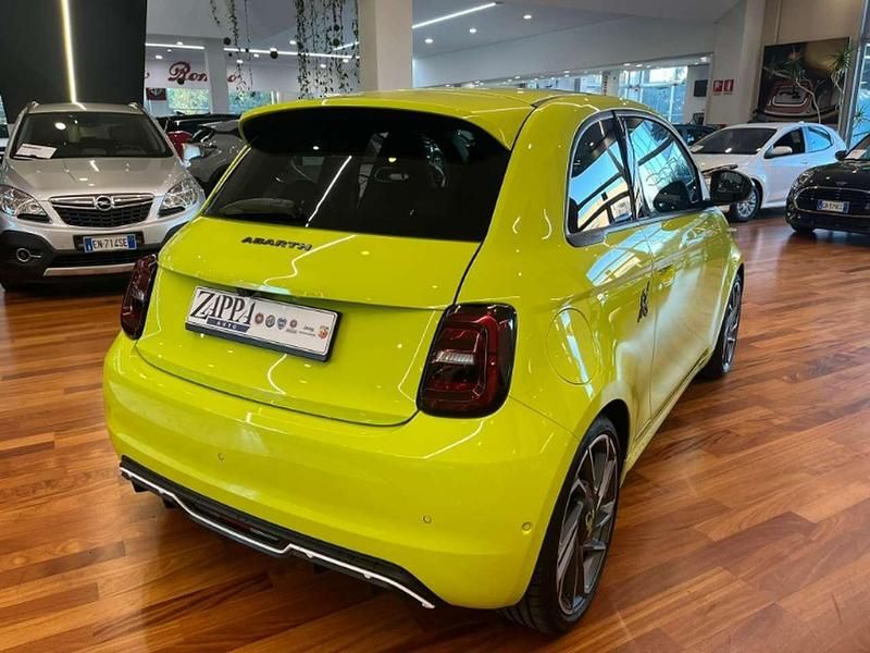 Usata Abarth 500e 47 kW (64 CV) 2023 Giallo Utilitaria