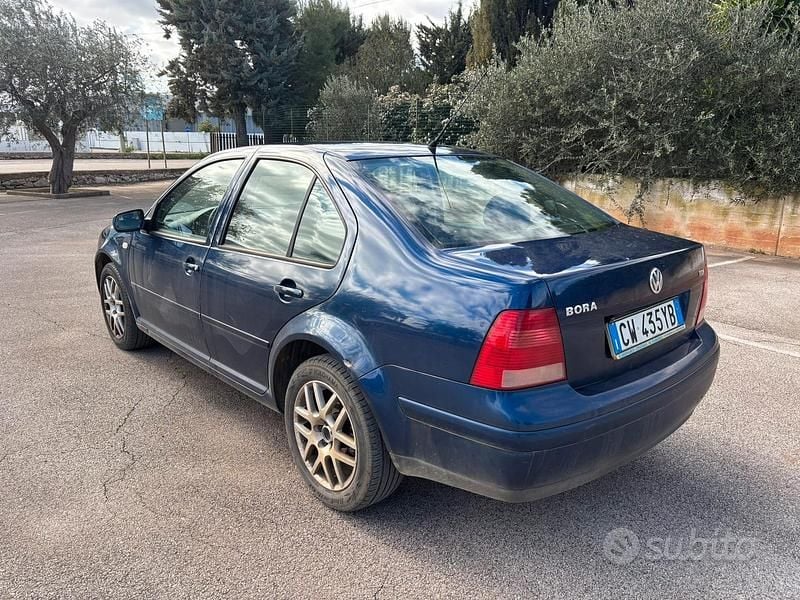 Usado VW Bora Trendline 101 CV (74 kW) 2005 Berlina
