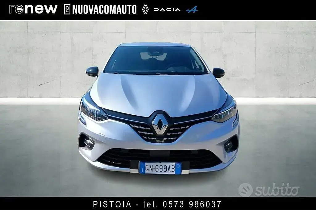 Käytetty Renault Clio V Intens 101 HP (74 kW) 2023 Harmaa Sedan