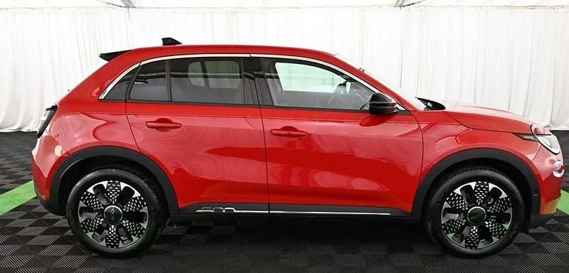 Usata Fiat 600 La Prima 101 CV (74 kW) 2025 Rosso SUV