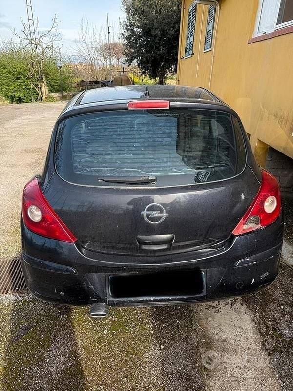 Usata Opel Corsa 90 CV (66 kW) 2009 Nero Utilitaria