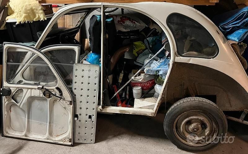 Usata Citroën 2CV 29 CV (21 kW) 1983 Grigio Berlina