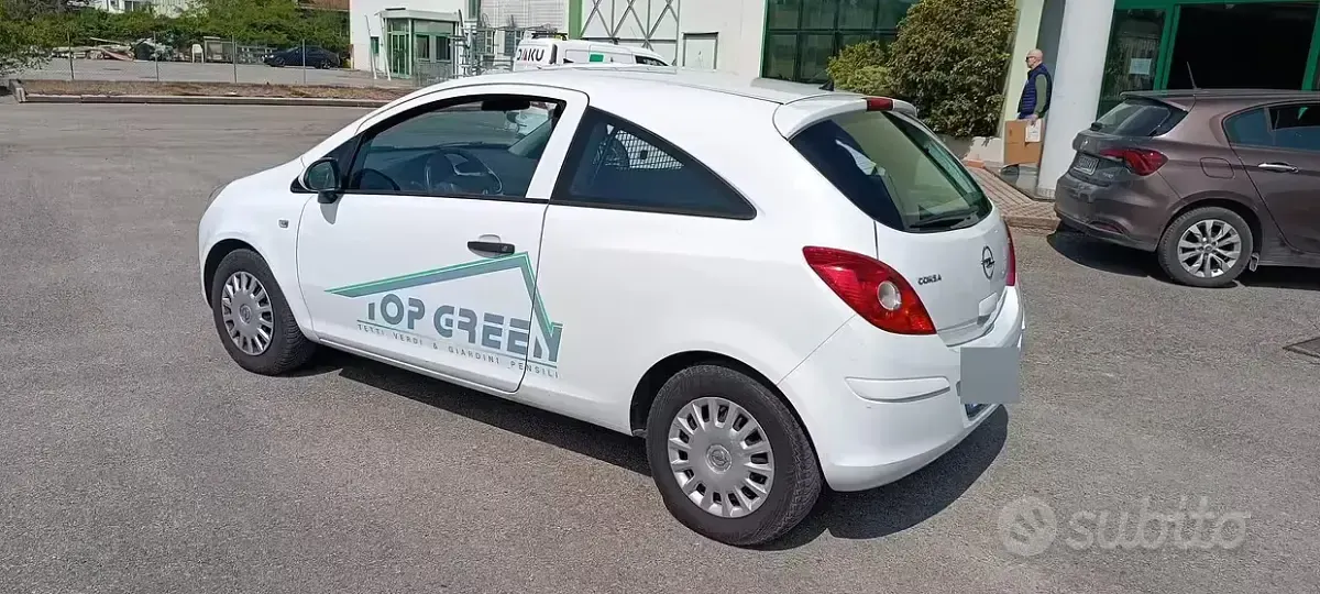Usata Opel Corsavan 75 CV (55 kW) 2010 Bianco Utilitaria