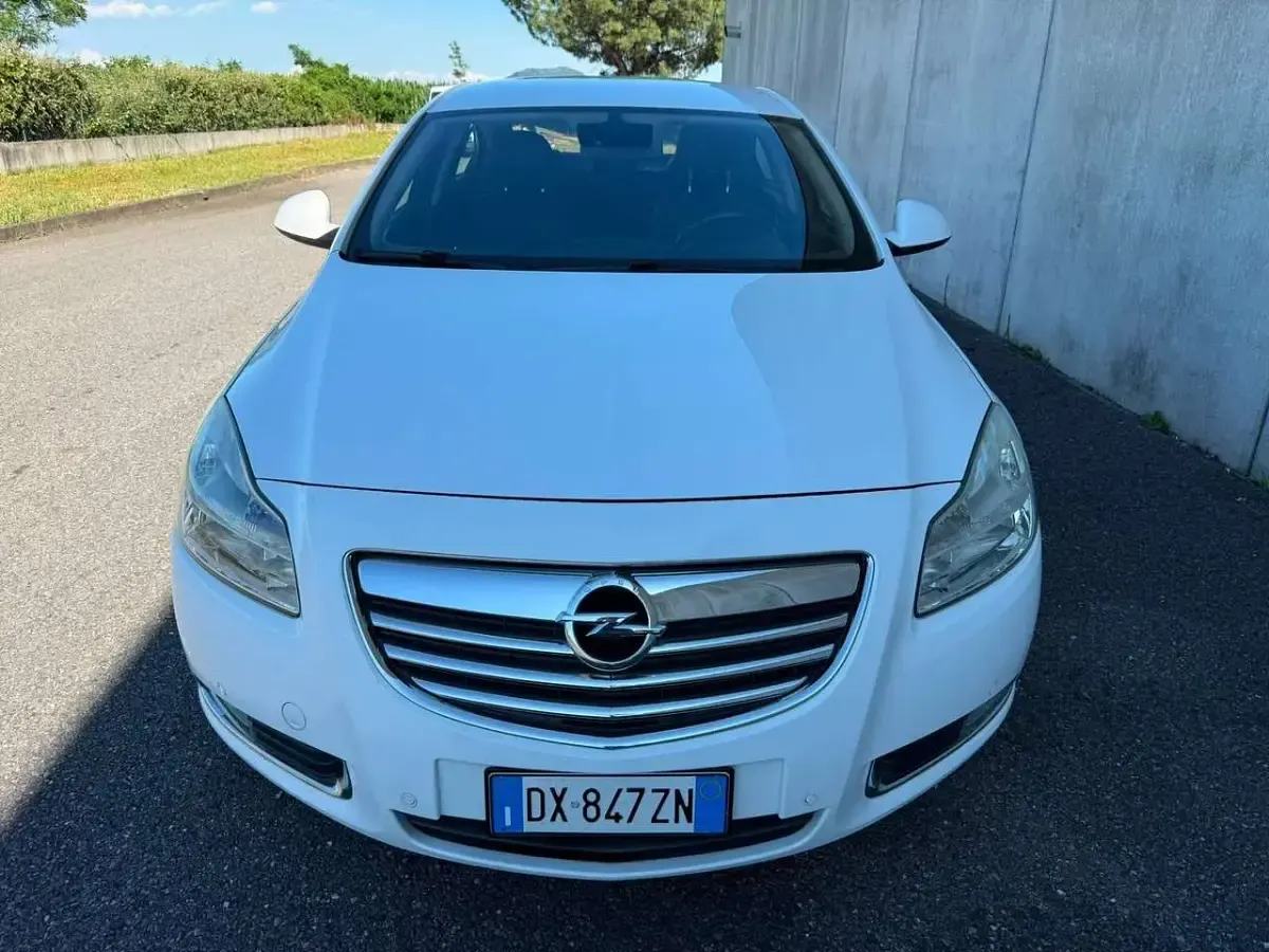 Usata Opel Insignia 179 CV (131 kW) 2009 Bianco Berlina